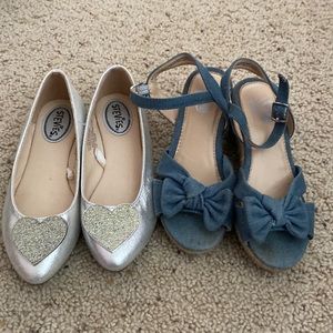 Bundled girls shoes